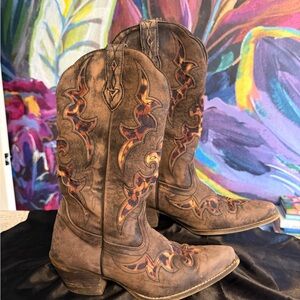 Laredo Western Cowboy Boots with Embroidered Leopard Design